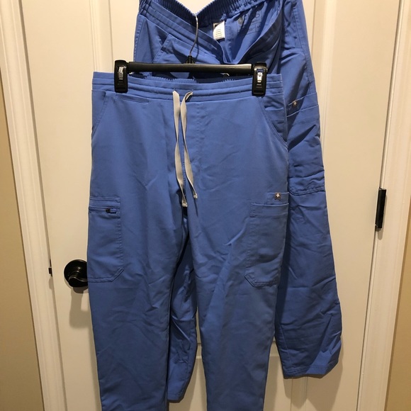 Lightly used Figs Yola scrubs in Ceil blue; size petite small - Picture 4 of 4